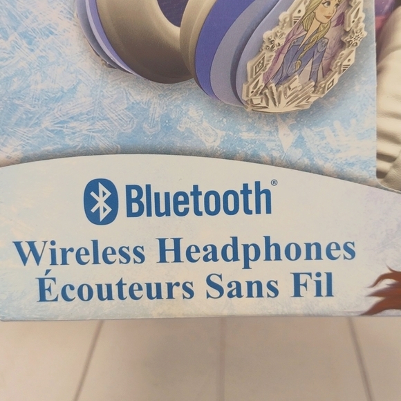 Disney Frozen Wireless Headphones - Picture 3 of 10